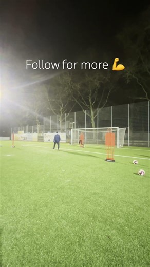 ELITE HAND-EYE COORDINATION: SPEED & FOCUS 🧤⚡️ #football #soccer #goalkeepertraining #gk #goalie