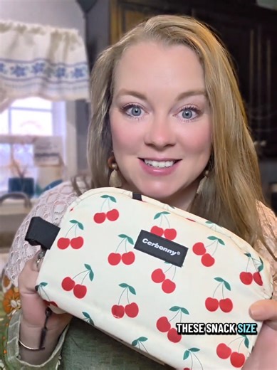 Freezable snack container that keeps food cold for hours perfect for kids, school, and travel.