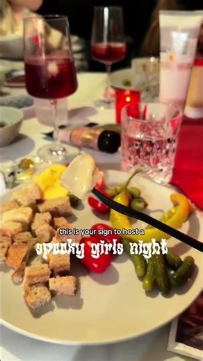 Host a Spooky Girls Night this Halloween 👻💄🖤