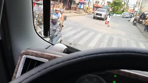 1.5K reactions · 104 shares | Mahirap actual Huli, nagtanong lang ako palabas Patungo manila, magka bololbolol na Ang salita ko.....my tinanungan ako sa mga Driver Ng tricycle kaya nagtagal ako sa Lugar na yon... Hinuli tuloy ako truck ban sa mga enforcer Ng NORTH CALOOCAN CITY.. #geneimperialhuli #verticalclearancenlex #trucklifephilippines #geneimperialdeliver #hulimetromanila #enfoercermetromanila #nakasulodnasicharity | Gene Imperial | Facebook