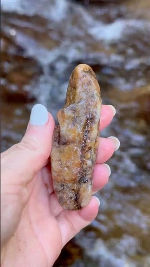 This NC rock, often found in the form of wild-looking, iron-stained “red quartz” or “paint rock”