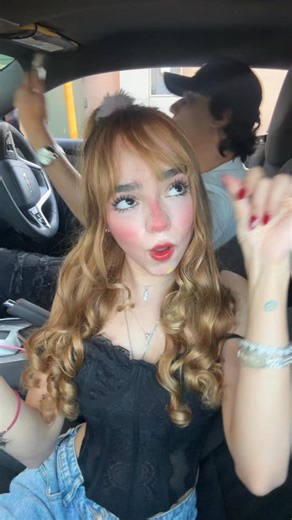 Lawuerita Comm on Reels