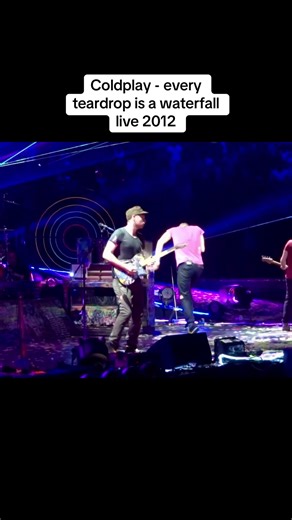 Coldplay: Every Teardrop is a Waterfall Live in Montreal