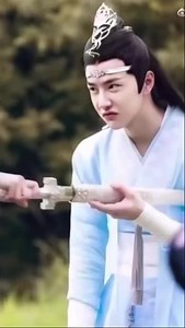 18K views · 4.7K reactions | De cómo un niño, travieso y juguetón, llega a convertirse en el poderoso Hanguang-jun, el Señor de la luz,​ el segundo joven maestro de la secta Lan y uno de los dos Jades de Lan. Yibo es único. Lan Zhan es único. Te extraño, bebé  https://www.instagram.com/tv/Cd43skjlWVA/?igshid=YmMyMTA2M2Y= #WangYibo王一博 #LaSonrisaDeYibo | Las Manos de Yibo | Facebook