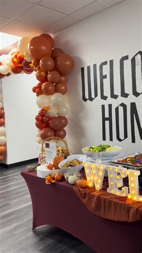 🌅 Welcome Dinner Menu Victory Outreach Sunrise Campus A warm, comforting, chef-curated dinner to welcome our guests with flavor and fellowship. 🥖Dinner Rolls Soft, warm rolls 🥗 Roasted Jalapeño Caesar Salad Crisp romaine tossed in our signature roasted jalapeño Caesar dressing, shaved Parmesan & crunchy croutons. 🍝 Chicken Parmesan with linguine Rosé Crispy chicken cutlets topped with marinara & melted mozzarella, served over linguine pasta in a creamy rosé sauce with roasted garlic. 🥦 Roas