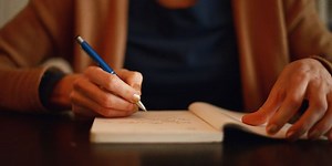 The Beginner’s Guide to the Benefits of Journaling and How to Start Writing