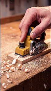 Satisfying Mini Wood Planer 🟡