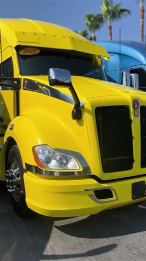 2022 Kenworth T680 Review – 455HP 🐎🔋, 430K Miles#truck#truckdriver#truckdriving#shorts#shortvideo