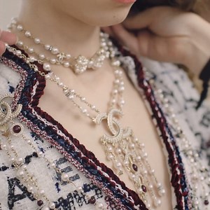 227 reactions · 54 shares | From backstage to the show, a closer look at the Spring-Summer 2020 Ready-to-Wear looks and accessories. | CHANEL | Facebook