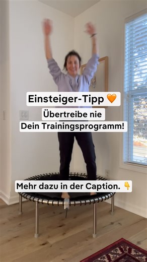 Wenn Du gerade erst mit dem bellicon Training angefangen und es sich anstrengender anfühlt, als Du erwartet hast – dann ist das hier für Dich. 🫶🫵 Die meisten Einsteiger denken: 👉 mehr Zeit 👉 mehr Intensität 👉 mehr Power 🟰 bessere Ergebnisse. Aber beim Trainingsstart ist es genau andersherum, denn zu viel gleich zu Beginn kann Deinen Fortschritt bremsen. Wenn Du aufhörst zu übertreiben, verändert sich Folgendes 👉 • Dein Körper passt sich schneller an • Deine Gelenke fühlen sich entspannter