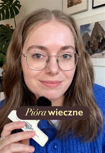Pióra wieczne wspomniane w tym filmiku: 1. Pilot Kakuno Transparent 2. Kaweco Perkeo Transparent 3. Lamy Safari Cream 4. Kaweco Classic Sport Burgundy 5. TWSBI ECO Serpentine 6. Kaweco Collection AL Sport Olivine 7. Kaweco ART SPORT Mineral White Jeśli masz któreś z tych piór - daj znać, jak się nimi pisze! #journaling #journalwithme #journal #kaweco #fountainpen @Kaweco.w.Polsce