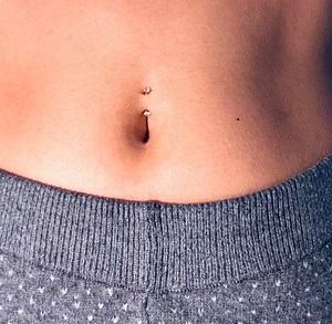 Dainty Cubic Zirconia 16G Belly Ring: Classy Minimalist Custom 16G Navel Jewelry - Etsy