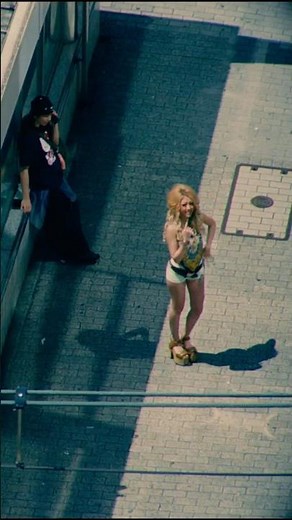 "Te-Te Gyaru" MV is OUT NOW!!