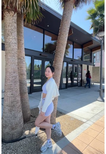 Outfit of the day☺️ Love this lilac set 💜💜 isn’t this color pretty? #fyp #goodvibes #tiktokviral #cute #teamwork #outfitinspo #fashiontiktok #ootdfashion #enjoylife #minivlog #spring #gymmotivation