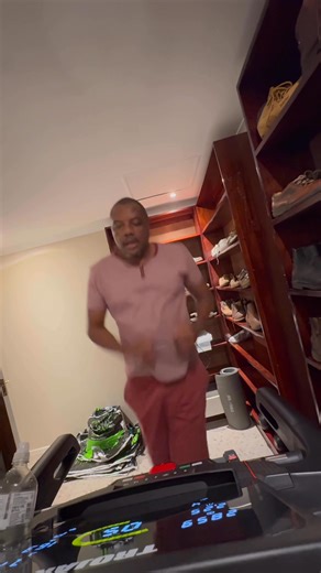 93K views · 3.1K reactions | Nourish your mind with books and your body with exercise. A man must walk a minimum of 10,000 steps a day, and if you are an athlete, aim for 20,000 steps a day, whether outdoors or on the treadmill. Exercise does not only build you physically, it also strengthens you emotionally, reducing stress, lifting your mood, and giving you the mental clarity to face life with resilience. 30 mins in the morning, and 30 in the evening! | Hopewell Chin'ono | Facebook