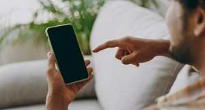 ¿Por qué la pantalla del celular parpadea o titila y cómo arreglarlo? No compre otro