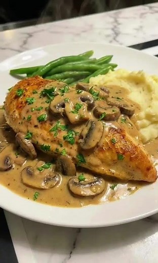 Easy Chicken Marsala 🍄