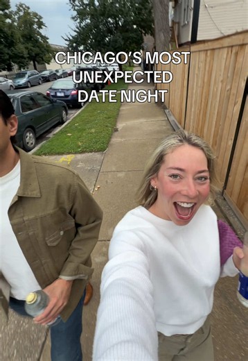 Chicago date night: Dinner with complete strangers experience