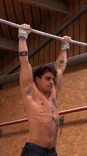 ✨ARTistic✨ gymnastics • • • #gymnastics #gym #art #artistic #work #training #workout #training #artwork #slowmotion #artslowmo #slowmo #fit #flips | Victor Martinez Marechal