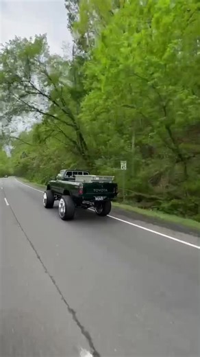 Anyone see this junker at rod runs 🤙🏾🤙🏾#6sn7s🥴 #rodrun2024 @Courtney.