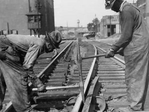 Jesse Fuller - Lining Up the Track & Railroad Blues