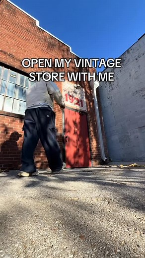 Every Direction: an unintentional HARD video! Anyways, come say hi and shop my clothes! | Every Direction Show