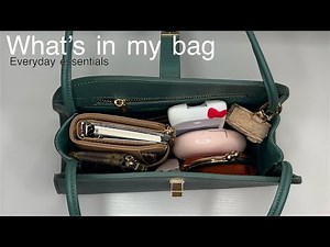 What's in my Bag? Teddy Blake edition | these are the Essentials