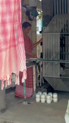 Maiwa on Instagram: "Warping is foundational in cloth making. In the drum warping process, individual threads are measured to length and wound in parallel onto a large warping drum, forming the full warp in a continuous sequence. This method is commonly used for solid fabrics and simple stripe and check patterns. Unlike sectional warping, which builds the warp in separate sections on a beam and is often used for more complex colour repeats, drum warping prepares the entire warp at once. The choi