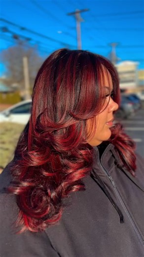 Jocelyn Lugo | Colorist on Instagram: "✨My Signature Cut Eats EVERYTIME✨ #butterflyhaircut #layers #volume #butterflylayerscut #theheadspa"