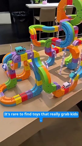 Amazon.com: 3D Infinity Track Electric Train Set - Cube Track Fusion Toy, Anti-Gravity Flexible Race Tracks with Motorized Train and Traffic Signs, STEM Building Toy for Kids(51pcs+1car) : Toys & Games