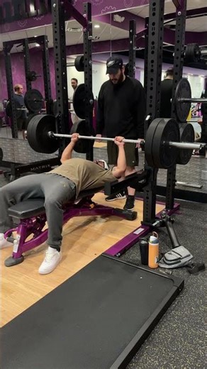 Planet fitness new squat rack is legit !! 225 feels solid on the rack