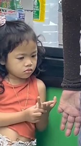 76K views · 515 reactions | Nalingaw jud ko nag tan-aw aning bata, nag libog cya nganong kulang ang tudlo sa tao | BoSs EA | Facebook