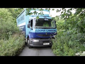 HGV gets stuck 02