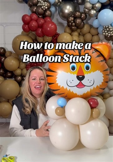My MOST requested tutorial… I’ve caved and it’s here! 👀 Quick & easy balloon stack / balloon centerpiece for any occasion! 💫✨ Happy Monday! #diy #balloons #tutorial #party #fy