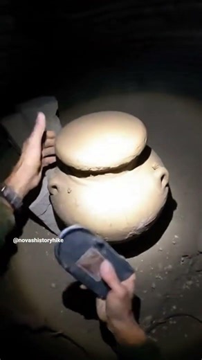 This thing is heavier than it looks. That’s usually a very good sign. #history #ancient #gold