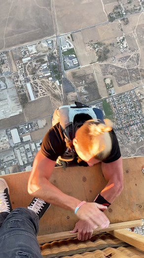 My voice cracked again lol haha here some outtakes for you guys, #fail #voicecrack #justiceyougottheframingright #loveyouboys #skydive #outtakes