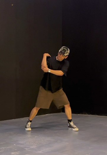 Learn Palaisipan Dance Moves with Loonie and Arthur Nery
