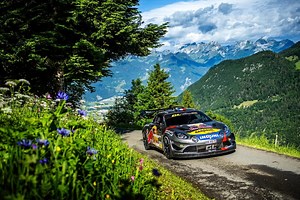 Sébastien Loeb et Laurène Godey remportent le Rallye du Chablais