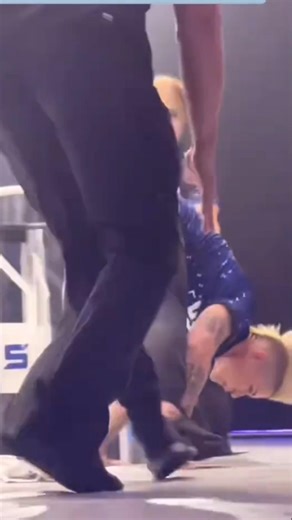 #slapbattles #knockoutslap #womanbattles