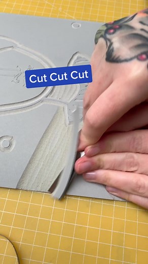 Who had this in art class? #linoldruck #linolschnitt #schnitzen #carving #printmakersoftiktok #satisfyingart