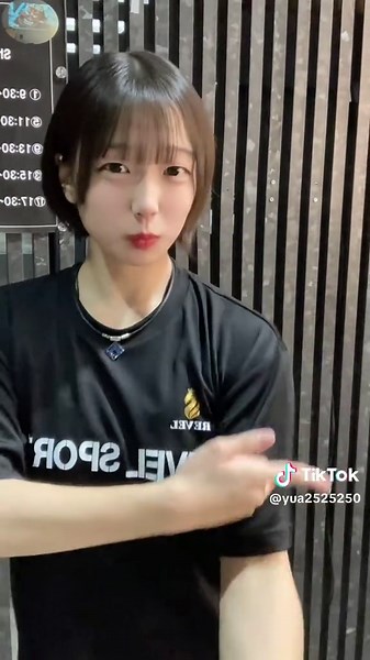 ヘルニア国物語: おすすめのスポーツブランドTシャツ