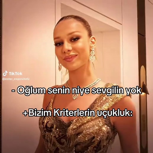 Ester Exposito ile Elite Dizisinin Kriterleri