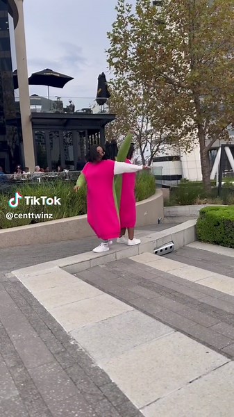 Twice the Love Twice the Win Twice as Nice #centtwinz #twins #twinning #twins #identicaltwins #influencers #twinfluencers #style #fashion #winterfashion #fashioninsta #fashioninfluencer 👗👗 @alabanzafashionboutique