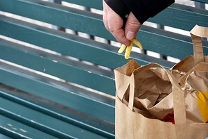 7 Ways to Look Less Obviously American When Traveling Abroad