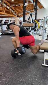 LEG DAY ROUTINE 🔥 This week was the start of phase 2 in my current workout program. Today’s leg day is focus on strengthen all the muscle groups, quads, hamstrings, glutes, abductors, etc. I started off with a reverse hack squat at a 45 degree angle to isolate the quads, this is what gives you that TEAR DROP 💧in the legs. Then I focused on the hamstrings and glutes by allowing more of a bend at my knees when deadlifting and forcing my hips to go as far back as possible. Last I focused on the g