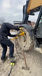 Hydraulic bead breaker saves the day! #tiredoctor | The Tire Doctor