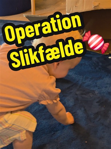 🚨 OPERATION SLIKFÆLDE ER I GANG! 🚨 Jeg satte en klassisk kassefælde op med slik som lokkemad... 🍬📦 Spørgsmålet er bare: Falder børn stadig for den i 2026? 😂 Vent til du ser, hvad der sker! 🤣 #OperationSlikfælde #Slikfælde #FarHumor #Børn #Familie
