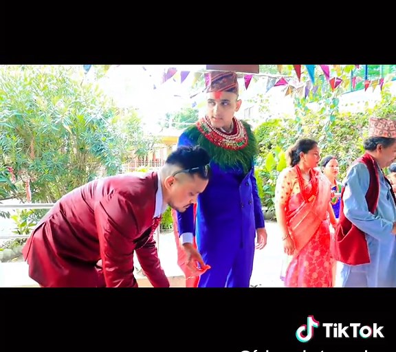 Expert Weeding Tips from Best Photographer