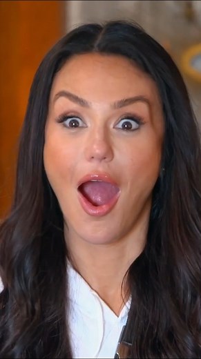 185K views · 2.2K reactions | 9 roomies. 1 roof. A decade in the making. #JSFamilyVacation is BACK, baby! 朗 Don’t miss the season premiere TONIGHT at 8pm on MTV! | Jersey Shore | Facebook