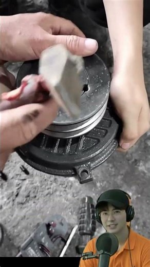 Stuck Taper Lock Pulley? Remove It in Seconds! #lifehacks #tools4life #tricks #mechanic #short #fyp